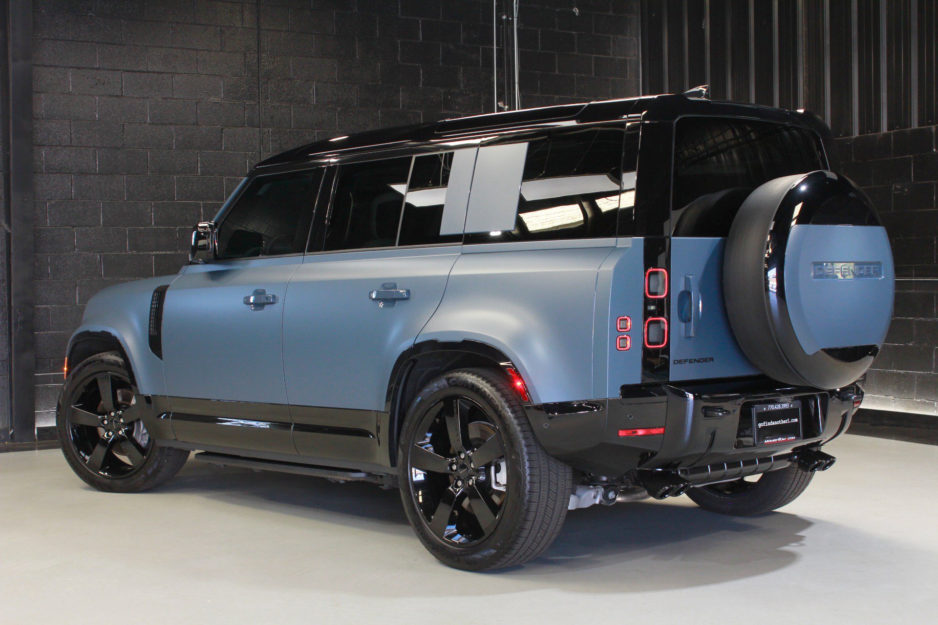 Used 2026 Land Rover Defender 110 X-Dynamic SE AWD/4WD image 15