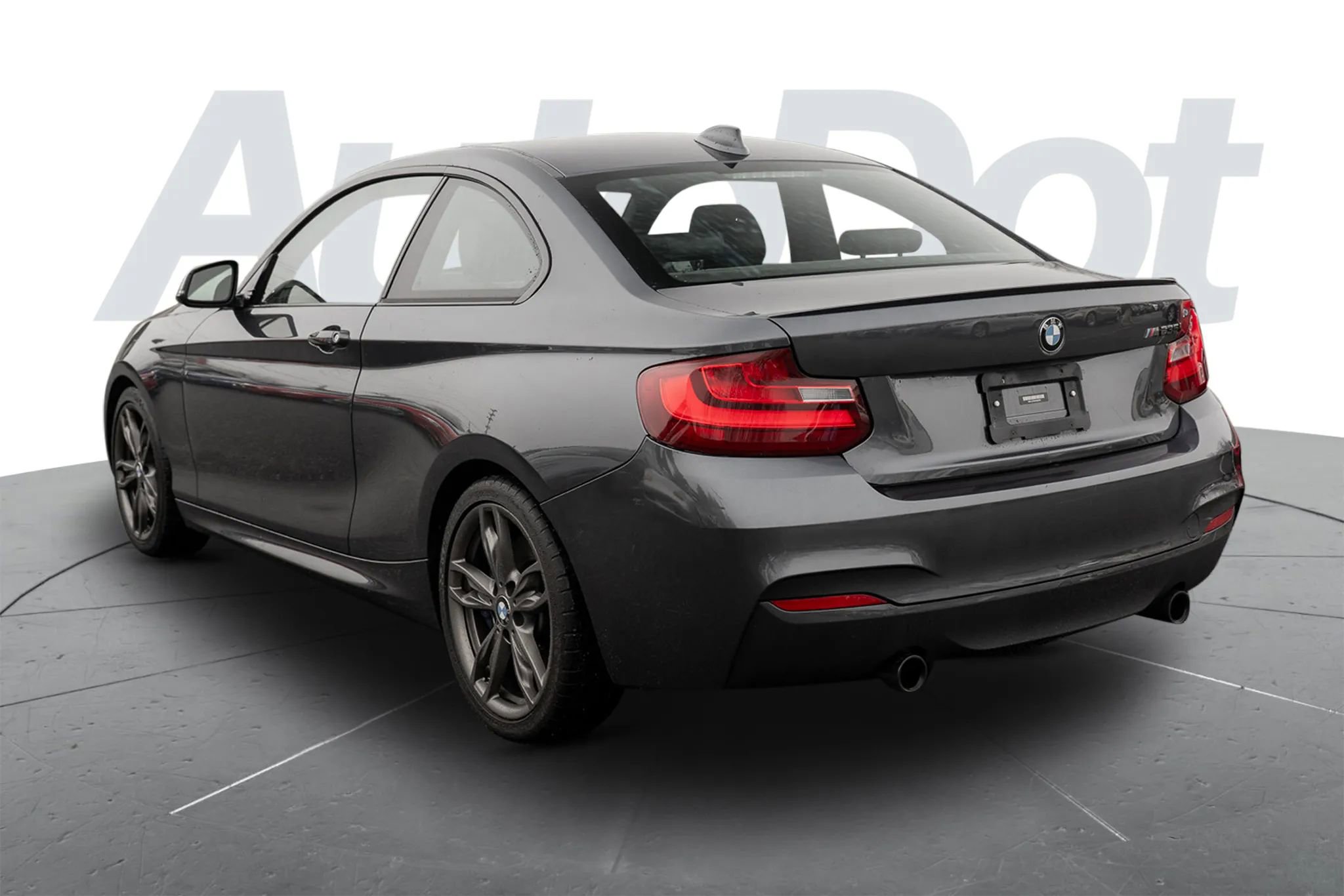 Used 2016 BMW M235i Coupe image 2