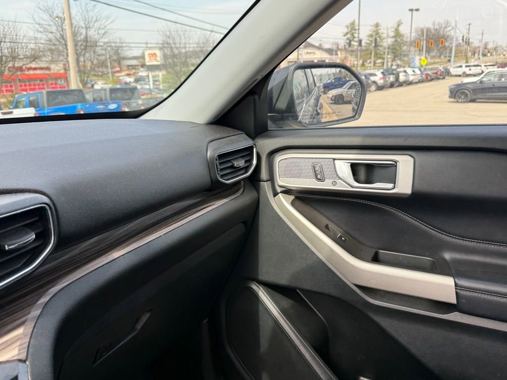 Used 2021 Ford Explorer Limited AWD/4WD image 23