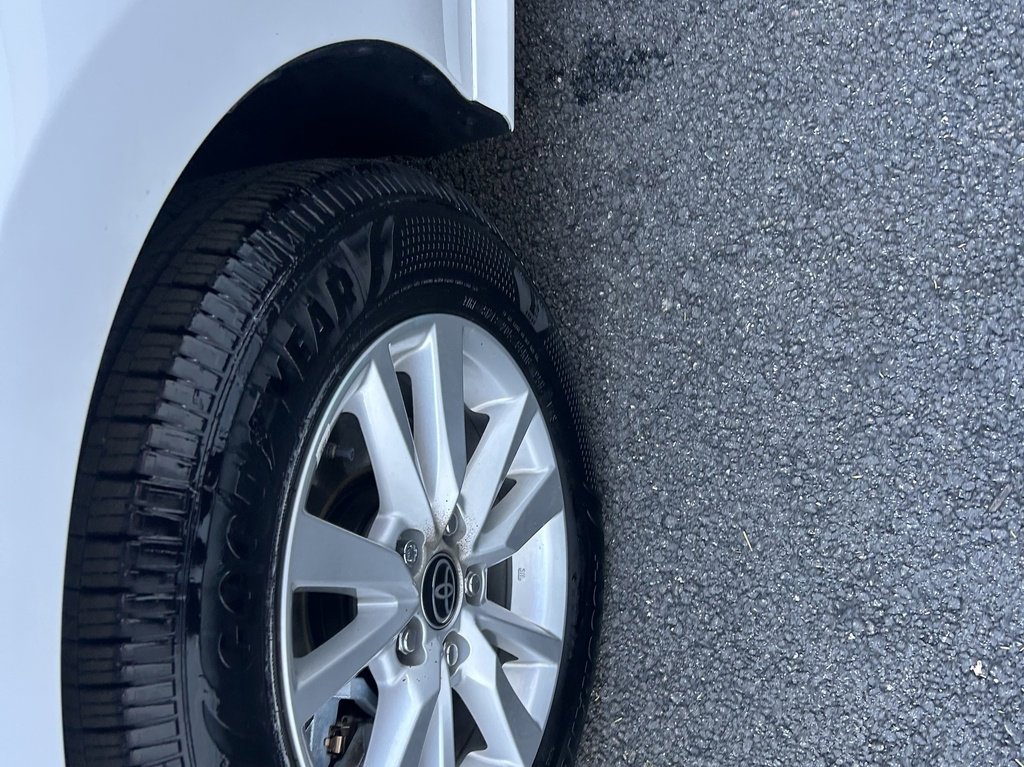 Used 2025 Toyota Camry LE w/ Convenience Package image 21