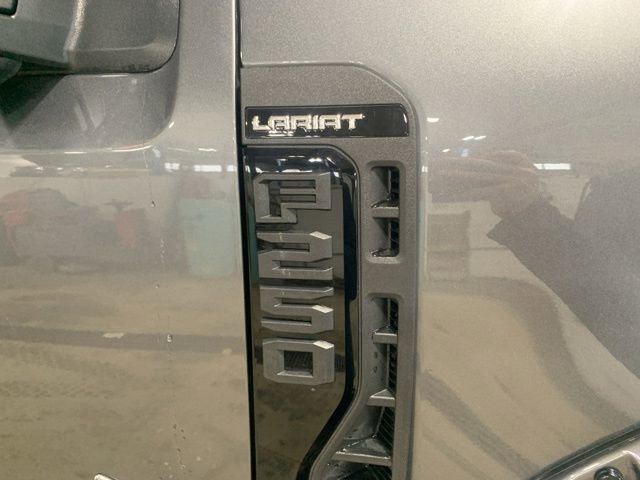 New 2026 Ford F250 Lariat w/ Black Appearance Package image 20