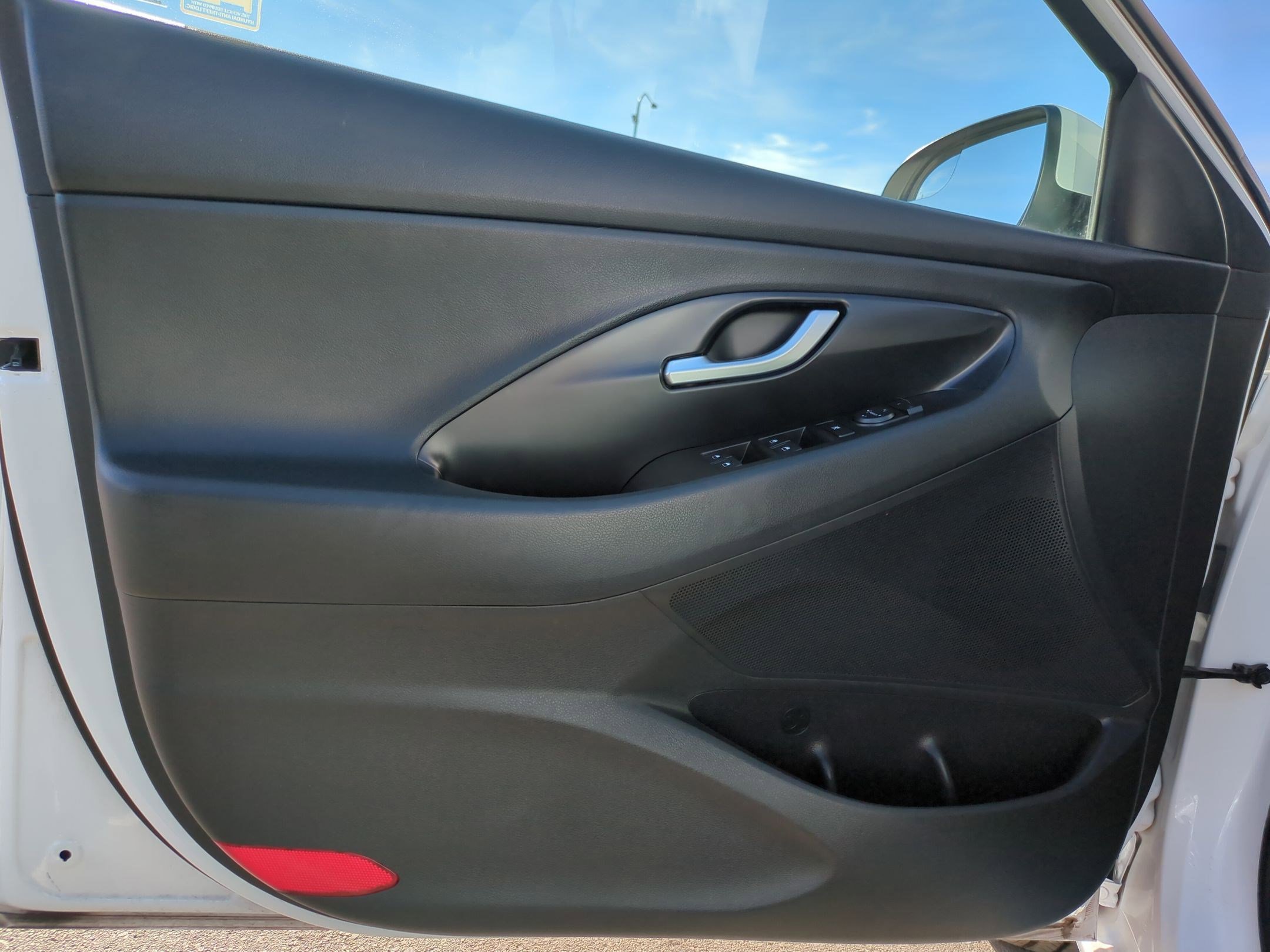 Used 2020 Hyundai Elantra GT image 16