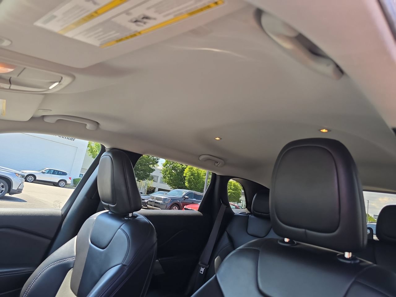 Used 2021 Jeep Cherokee Latitude Plus FWD image 21