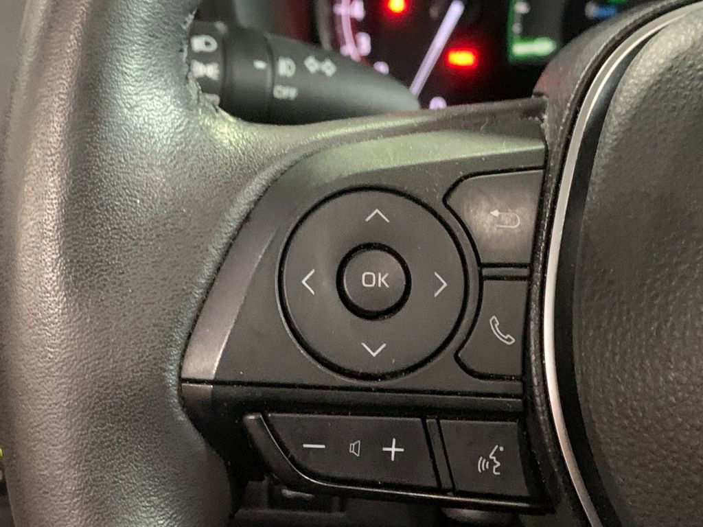 Used 2023 Toyota RAV4 XLE Premium image 28