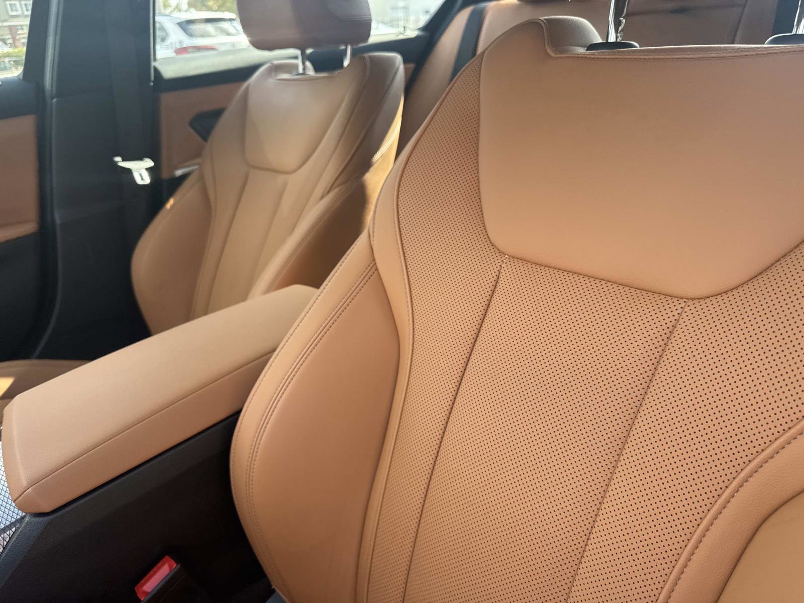 Certified 2025 BMW 330i 330i w/ Convenience Package image 20