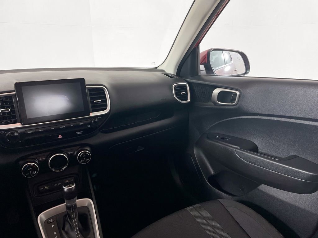 Used 2022 Hyundai Venue SEL w/ Cargo Package image 34