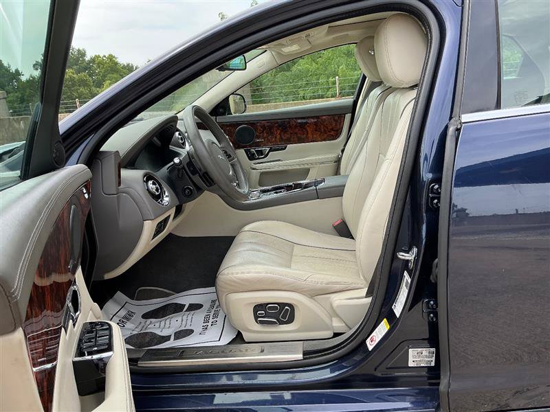 Used 2014 Jaguar XJ AWD image 30