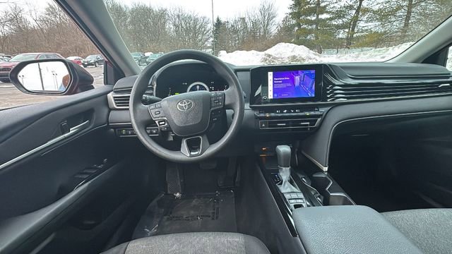 Used 2025 Toyota Camry LE image 8