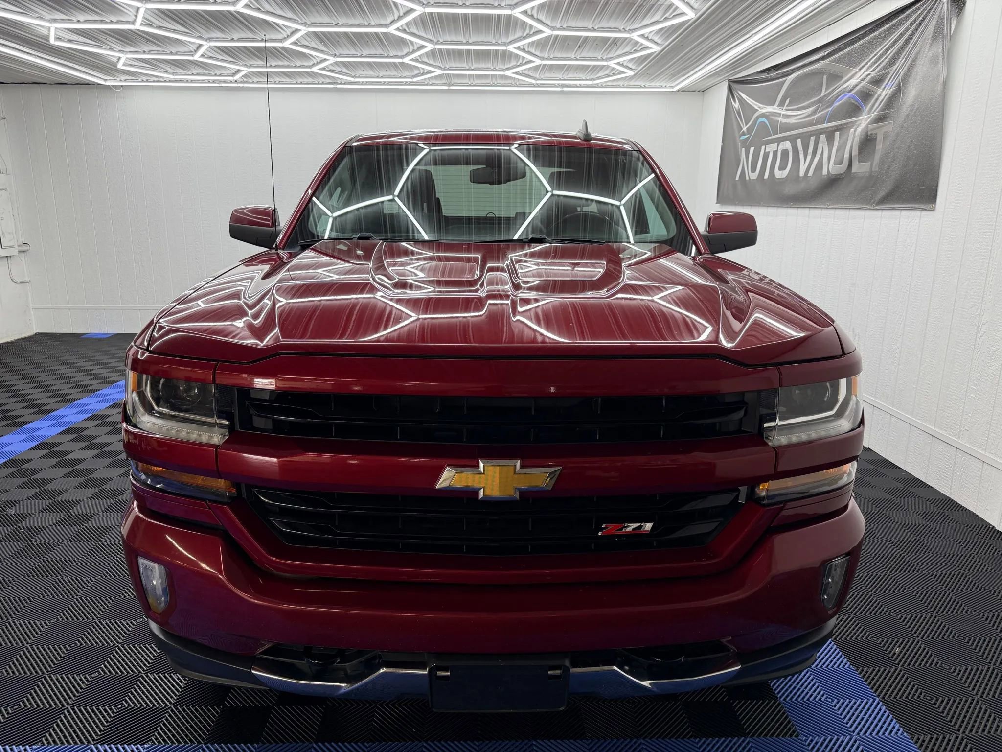 Used 2018 Chevrolet Silverado 1500 LT w/ All Star Edition image 4