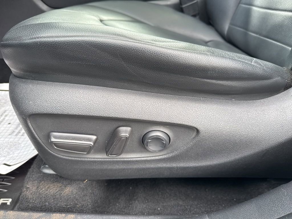 Used 2020 Toyota Highlander XLE image 13