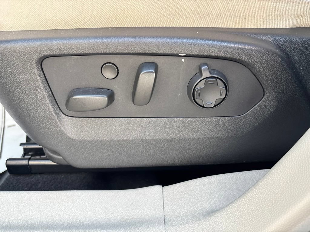 Certified 2022 Buick Envision Avenir w/ Premium Seat Package FWD image 18