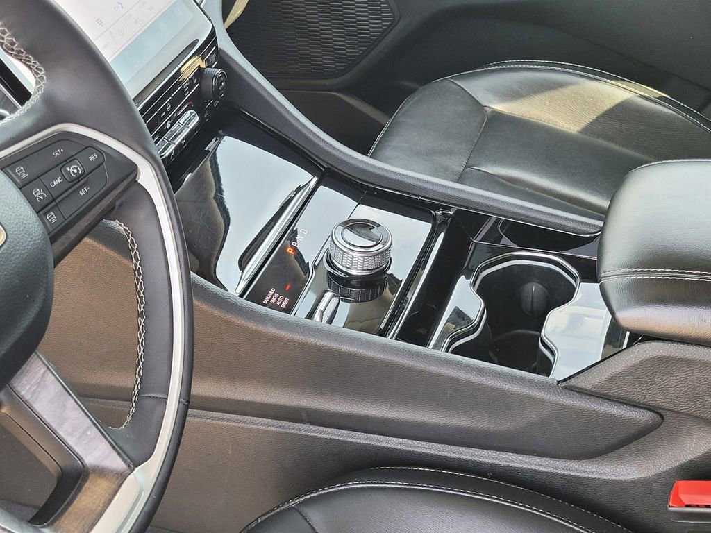 Used 2023 Jeep Grand Cherokee Limited w/ Trailer Tow Prep Group (B) image 18