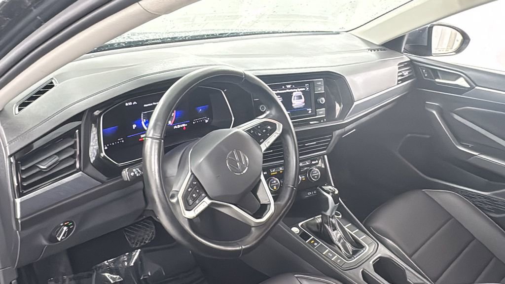 Used 2024 Volkswagen Jetta SE image 33