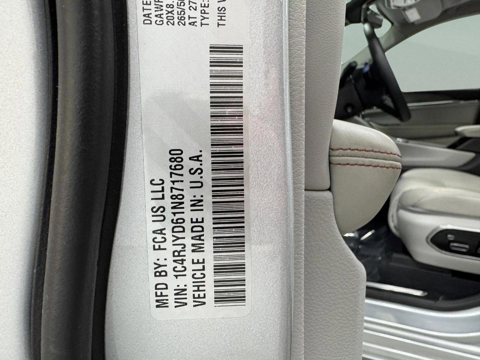 Used 2022 Jeep Grand Cherokee Overland w/ Advanced Protech Group III image 35