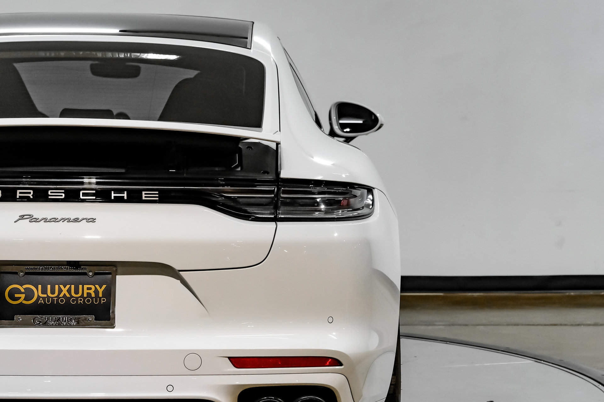 Used 2023 Porsche Panamera Platinum Edition w/ Sportdesign Package RWD image 54