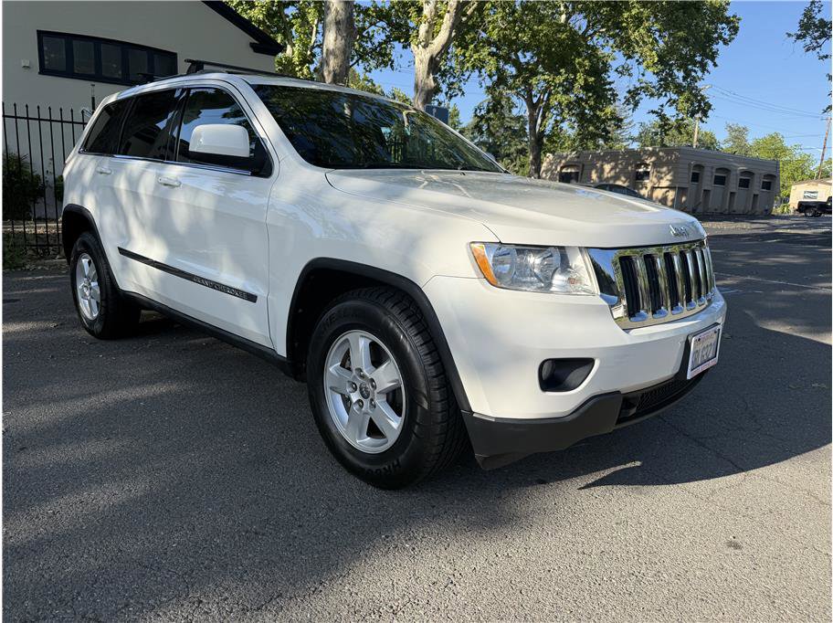 Used 2011 Jeep Grand Cherokee Laredo w/ Security & Convenience Group AWD/4WD image 7