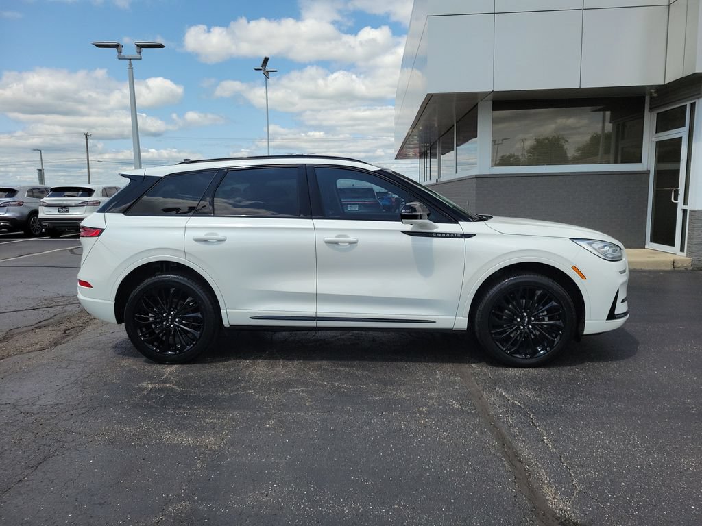 Certified 2023 Lincoln Corsair Reserve w/ Equipment Group 201A AWD/4WD image 3