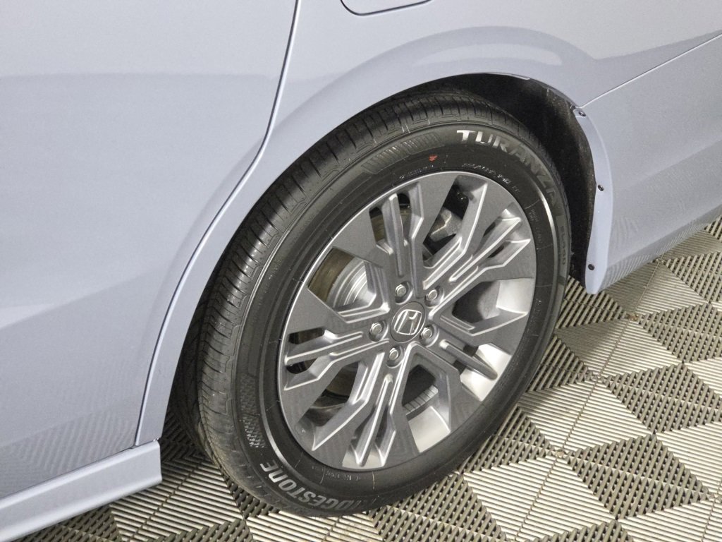 New 2026 Honda Odyssey Touring image 10