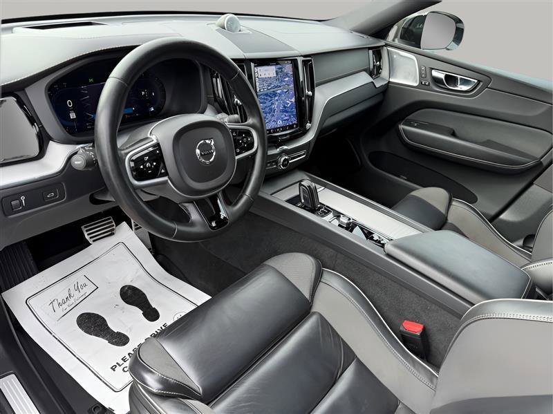 Used 2022 Volvo XC60 B6 R-Design w/ Advanced Package AWD/4WD image 16