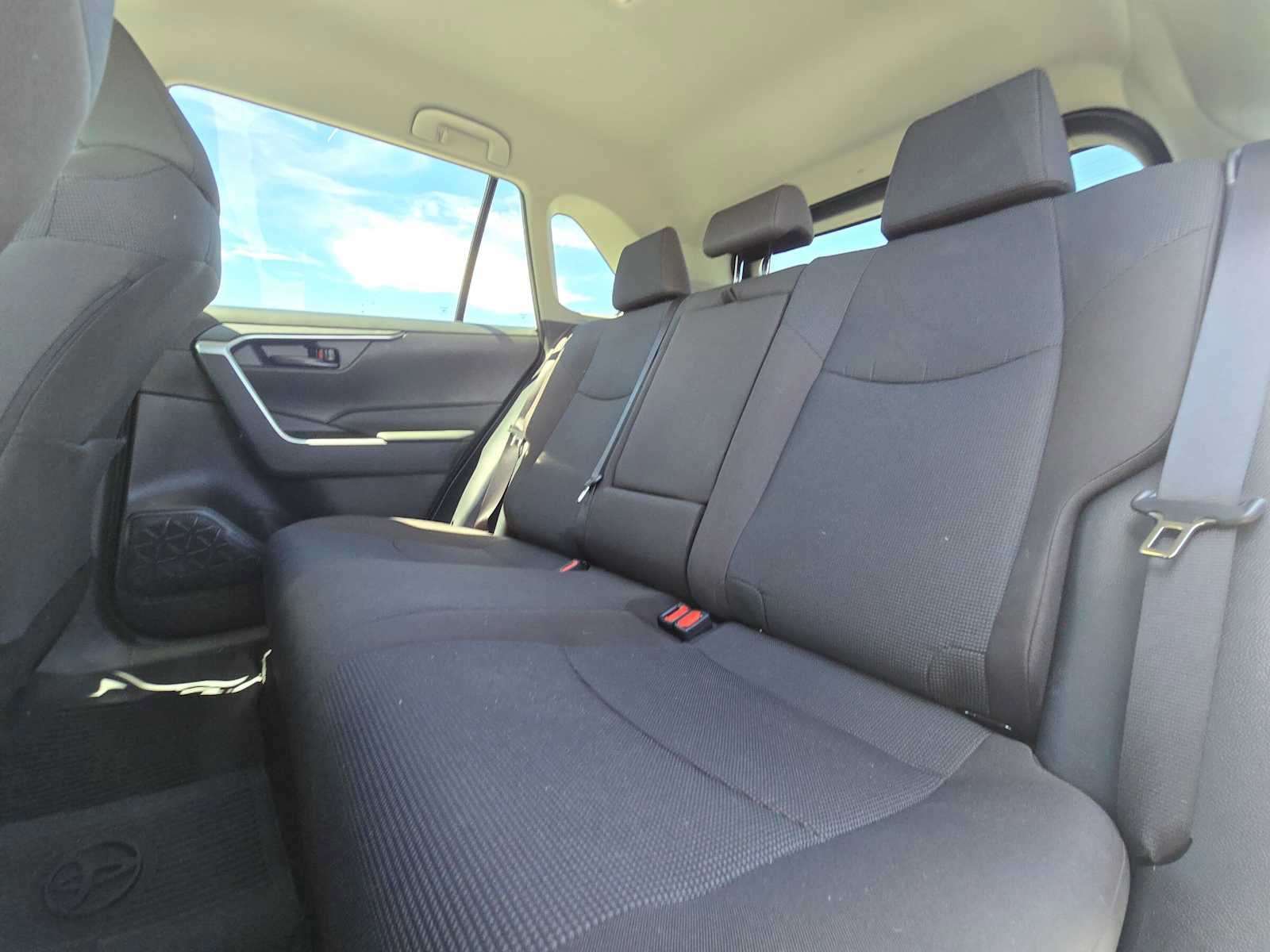 Used 2025 Toyota RAV4 LE AWD/4WD image 17
