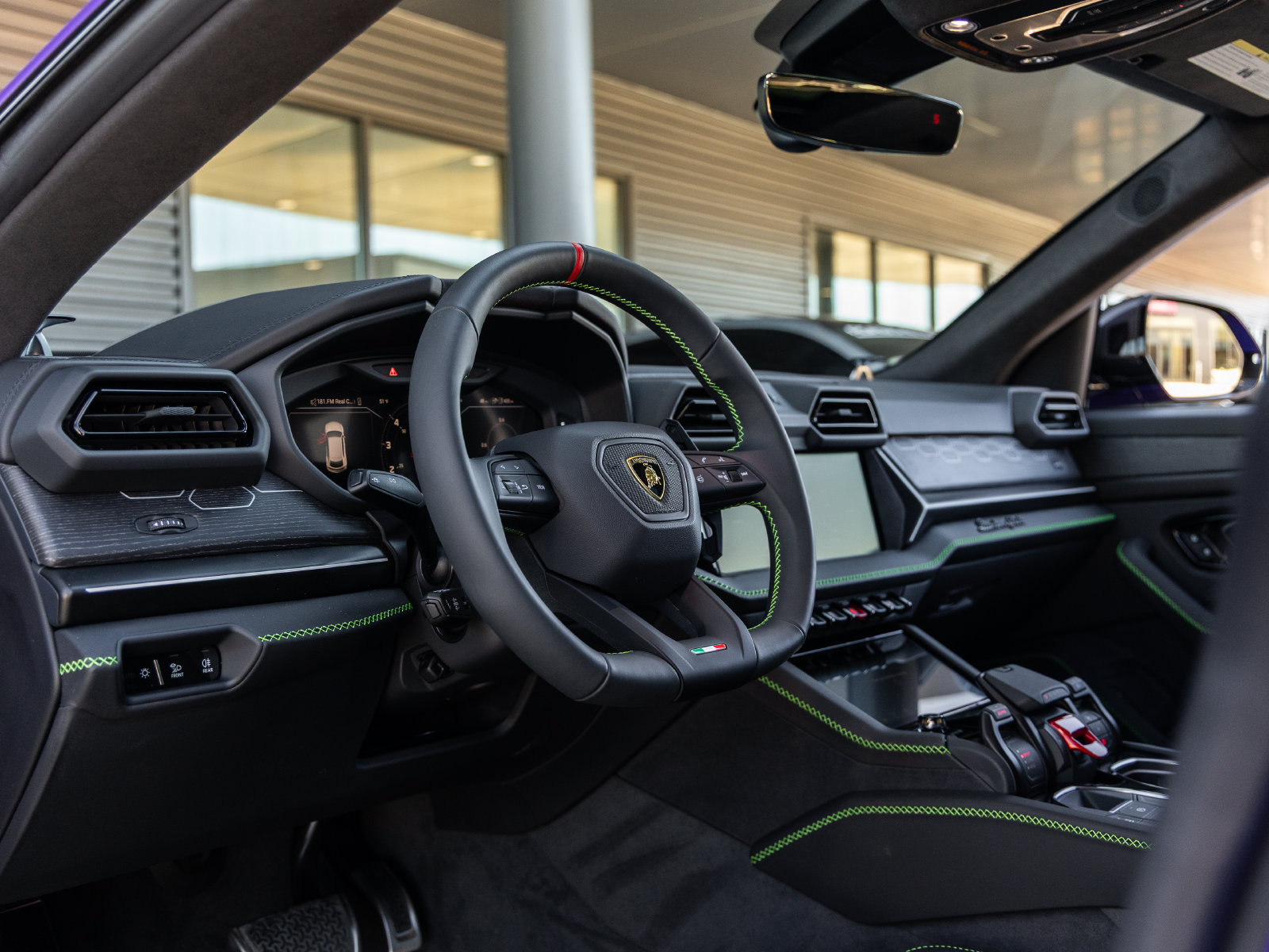 Used 2025 Lamborghini Urus S AWD/4WD image 30