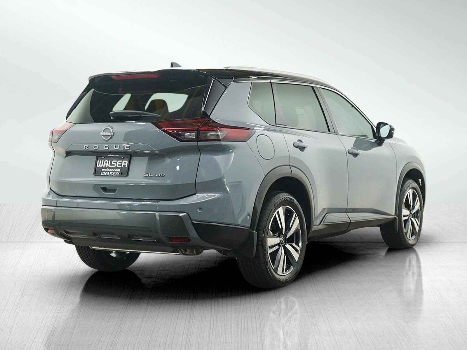 Used 2025 Nissan Rogue SL w/ SL Premium Package AWD/4WD image 5
