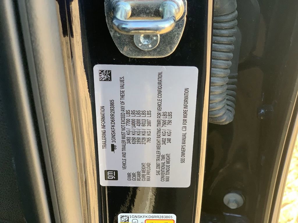 Used 2024 Chevrolet Suburban Premier image 32