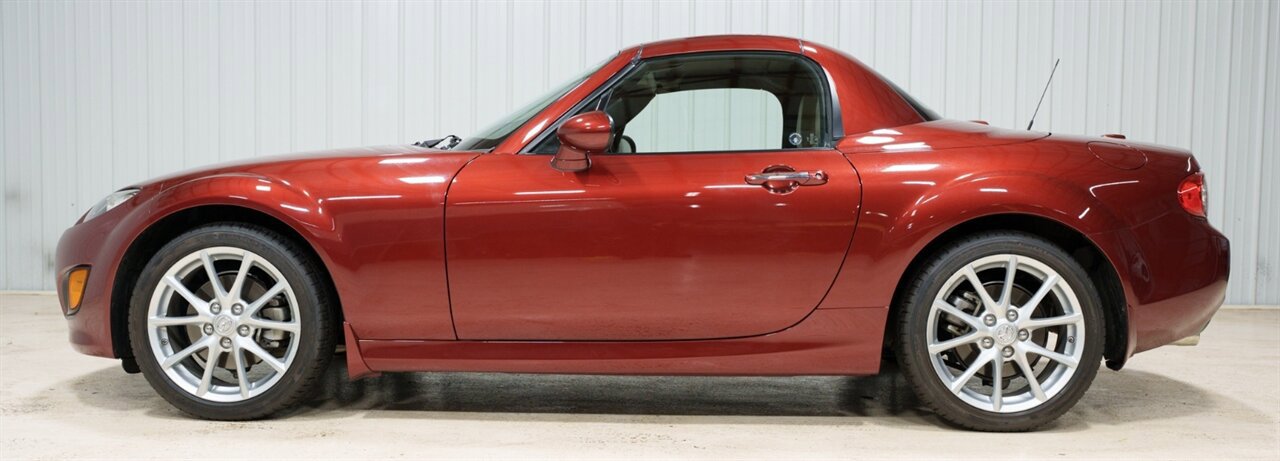 Used 2009 MAZDA MX-5 Miata Grand Touring w/ Premium Pkg image 2