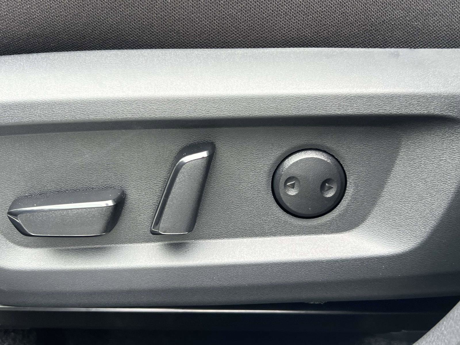 Used 2026 Nissan Rogue SV image 26