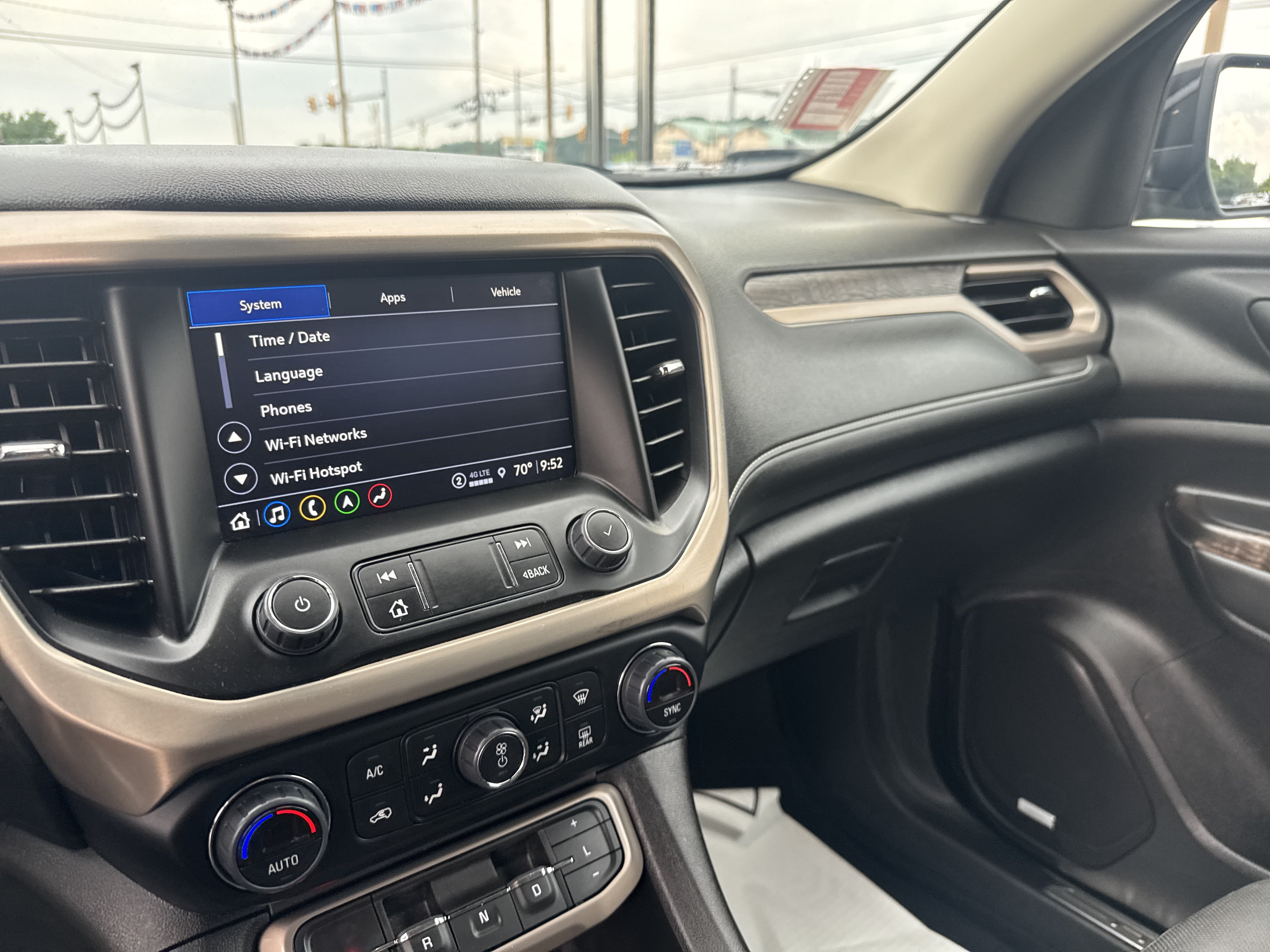 Used 2023 GMC Acadia Denali w/ Denali Ultimate Package AWD/4WD image 23