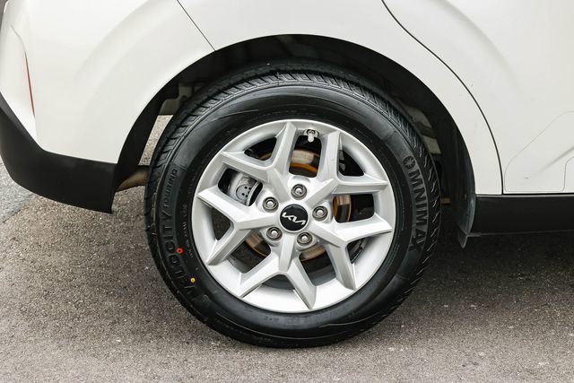 Used 2024 Kia Soul LX w/ Option Group 015 FWD image 8