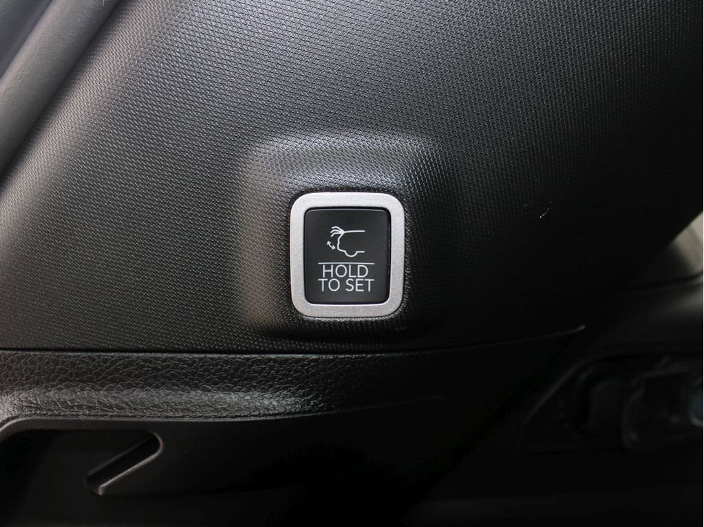 New 2025 Jeep Grand Cherokee Laredo X w/ Luxury Tech Group I image 30