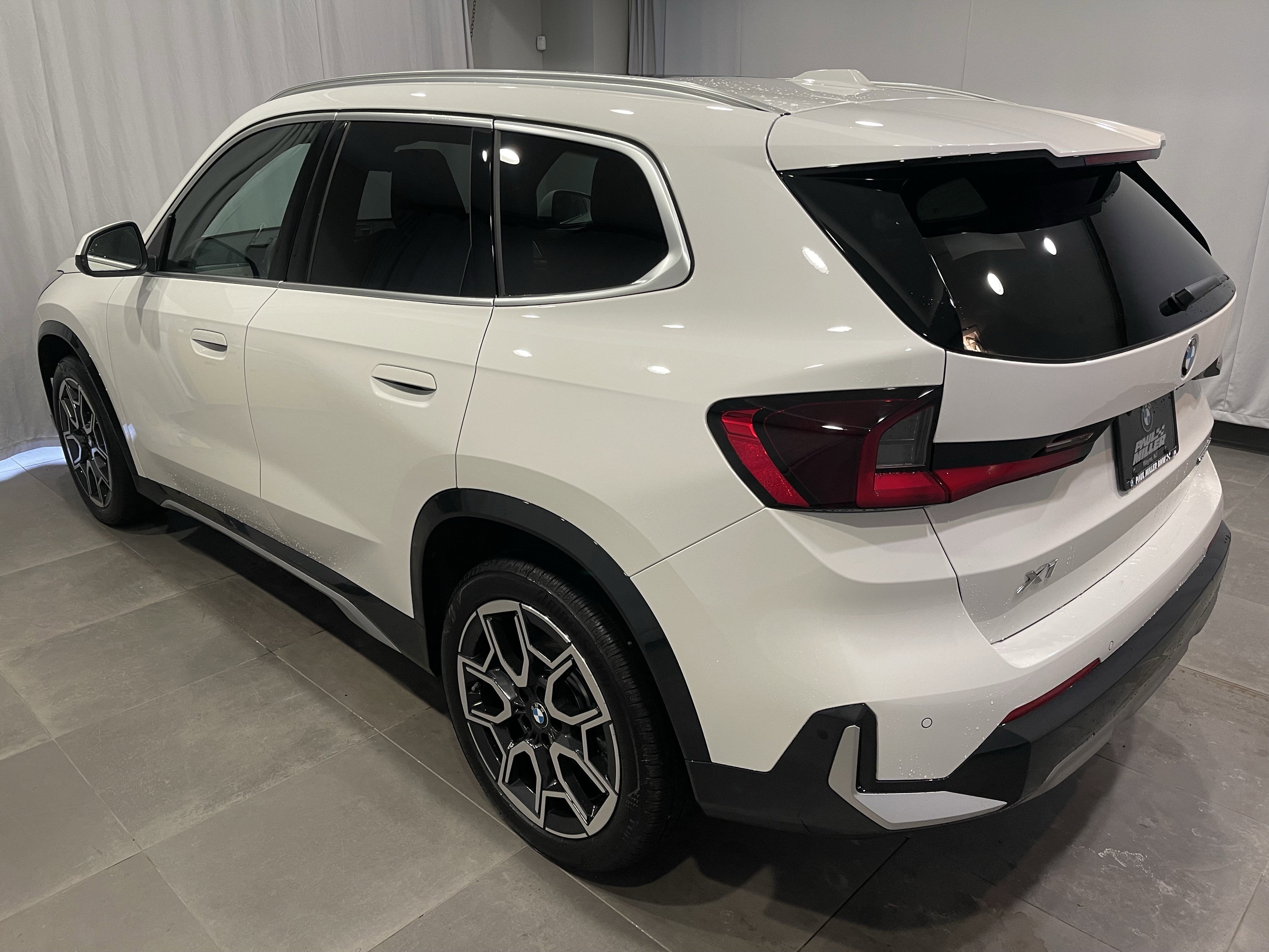 Used 2025 BMW X1 xDrive28i w/ Convenience Package image 4