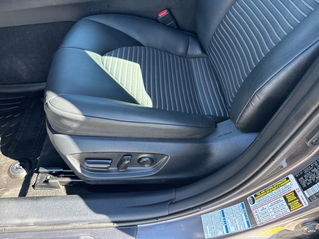 Used 2024 Toyota Camry SE w/ Cold Weather Package image 19