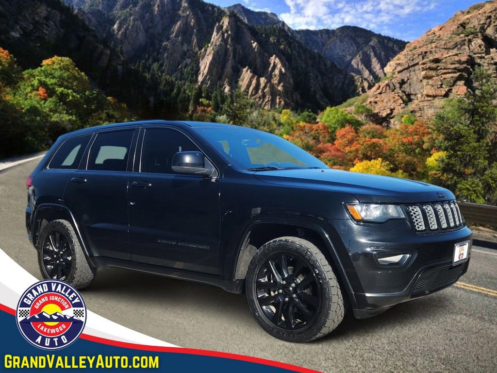 Used 2017 Jeep Grand Cherokee Altitude image 1