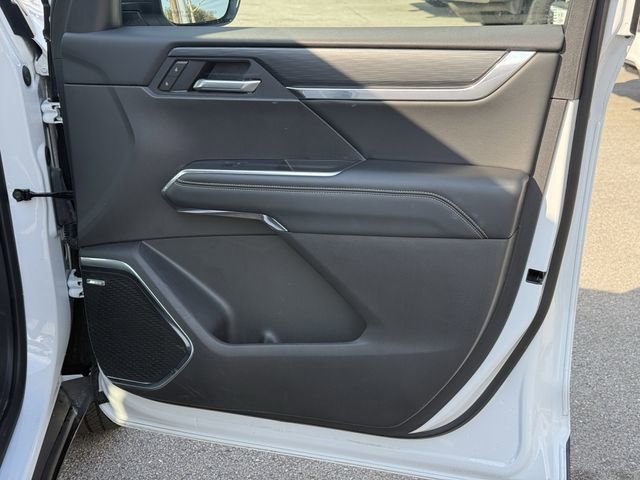 Used 2025 GMC Acadia Elevation image 35