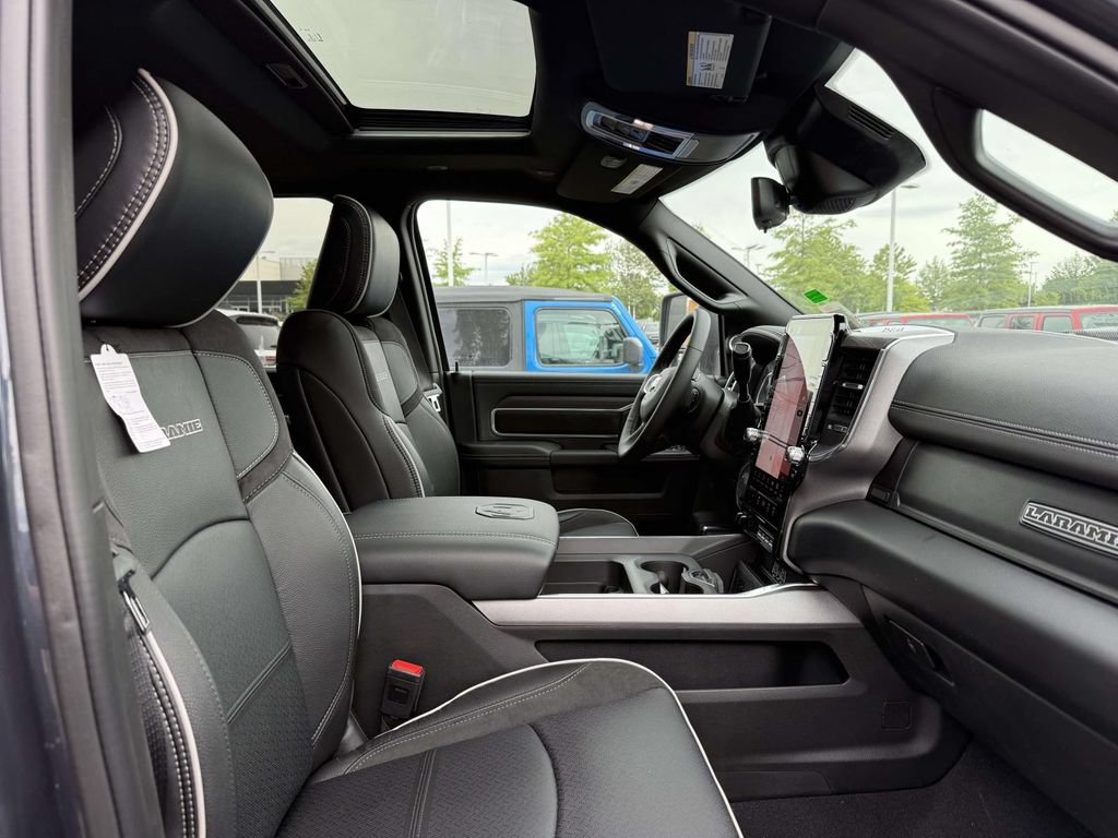New 2026 RAM 2500 Laramie AWD/4WD image 14