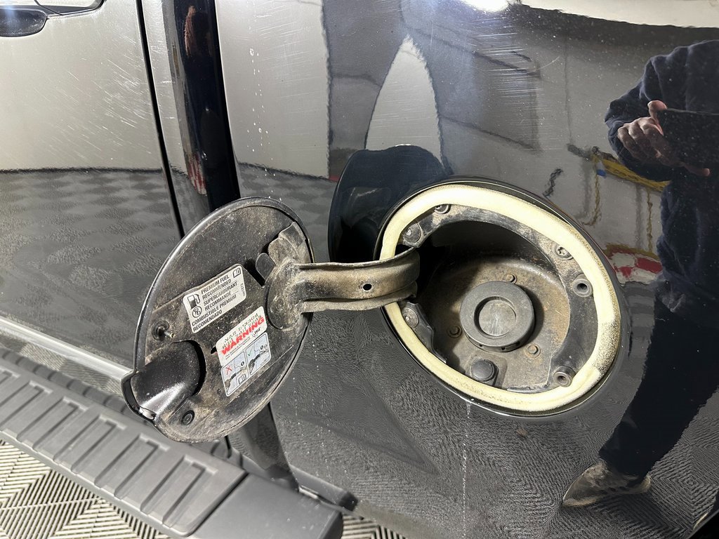 Used 2017 Chevrolet Silverado 1500 LTZ w/ LTZ Plus Package image 5