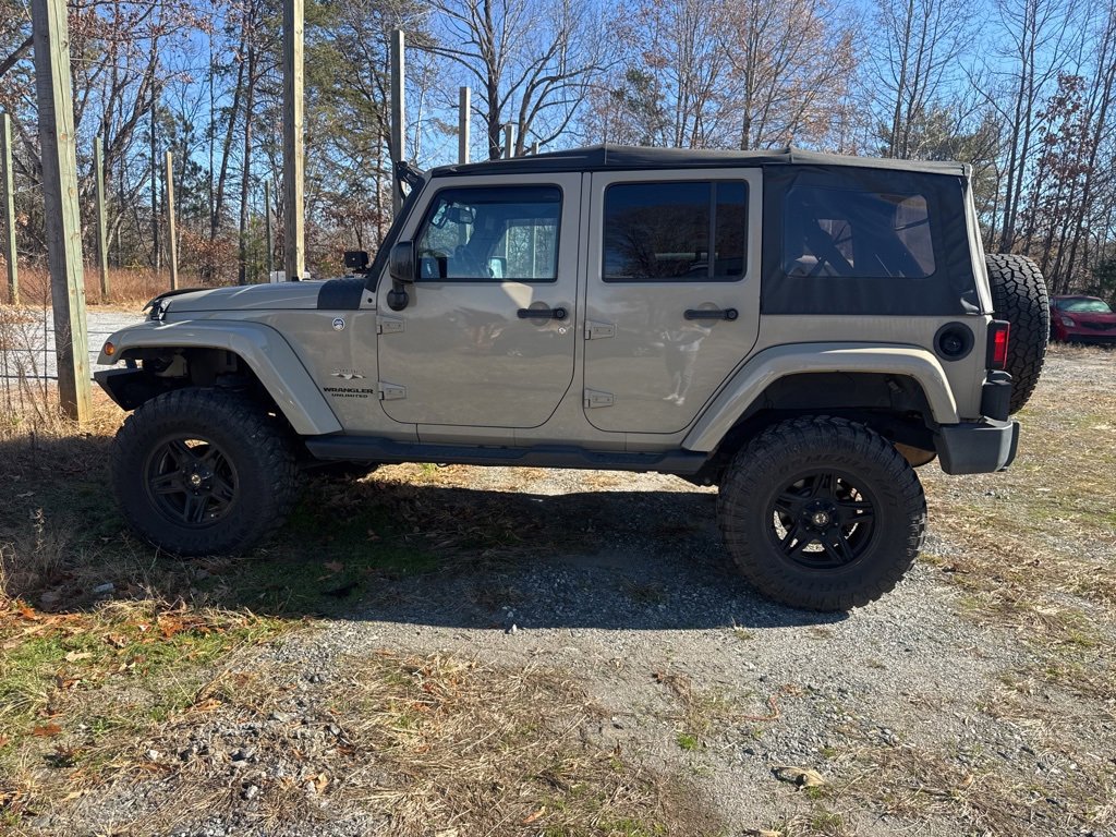 Used 2017 Jeep Wrangler Unlimited Sahara w/ Connectivity Group image 6