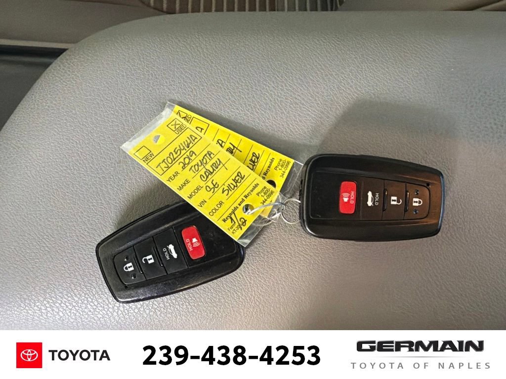 Used 2019 Toyota Camry SE w/ Convenience Package FWD image 19