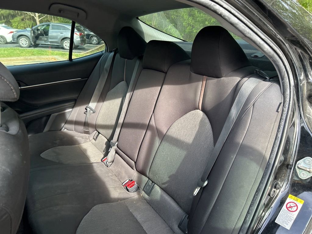 Used 2019 Toyota Camry LE image 9