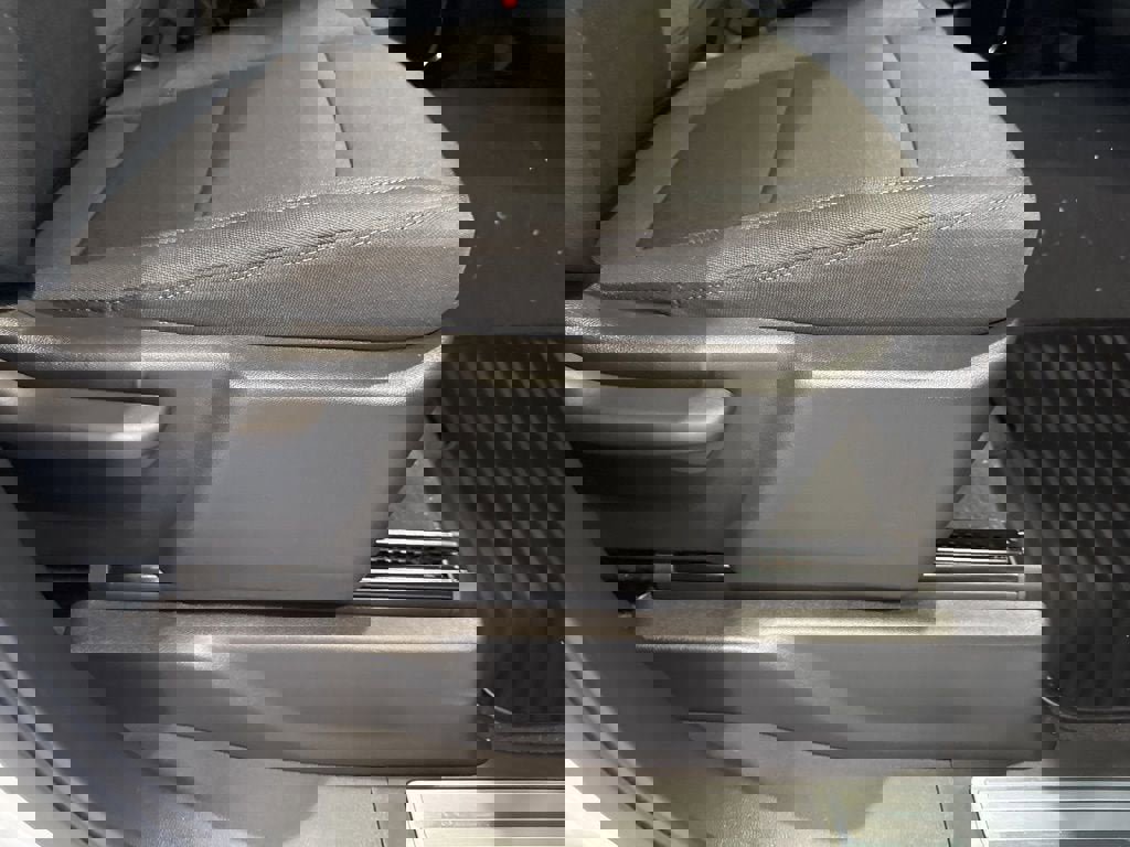 New 2026 GMC Sierra 1500 SLE image 13