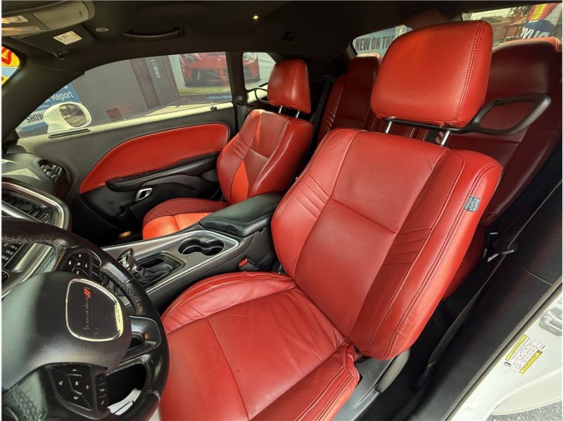 Used 2019 Dodge Challenger SXT image 19