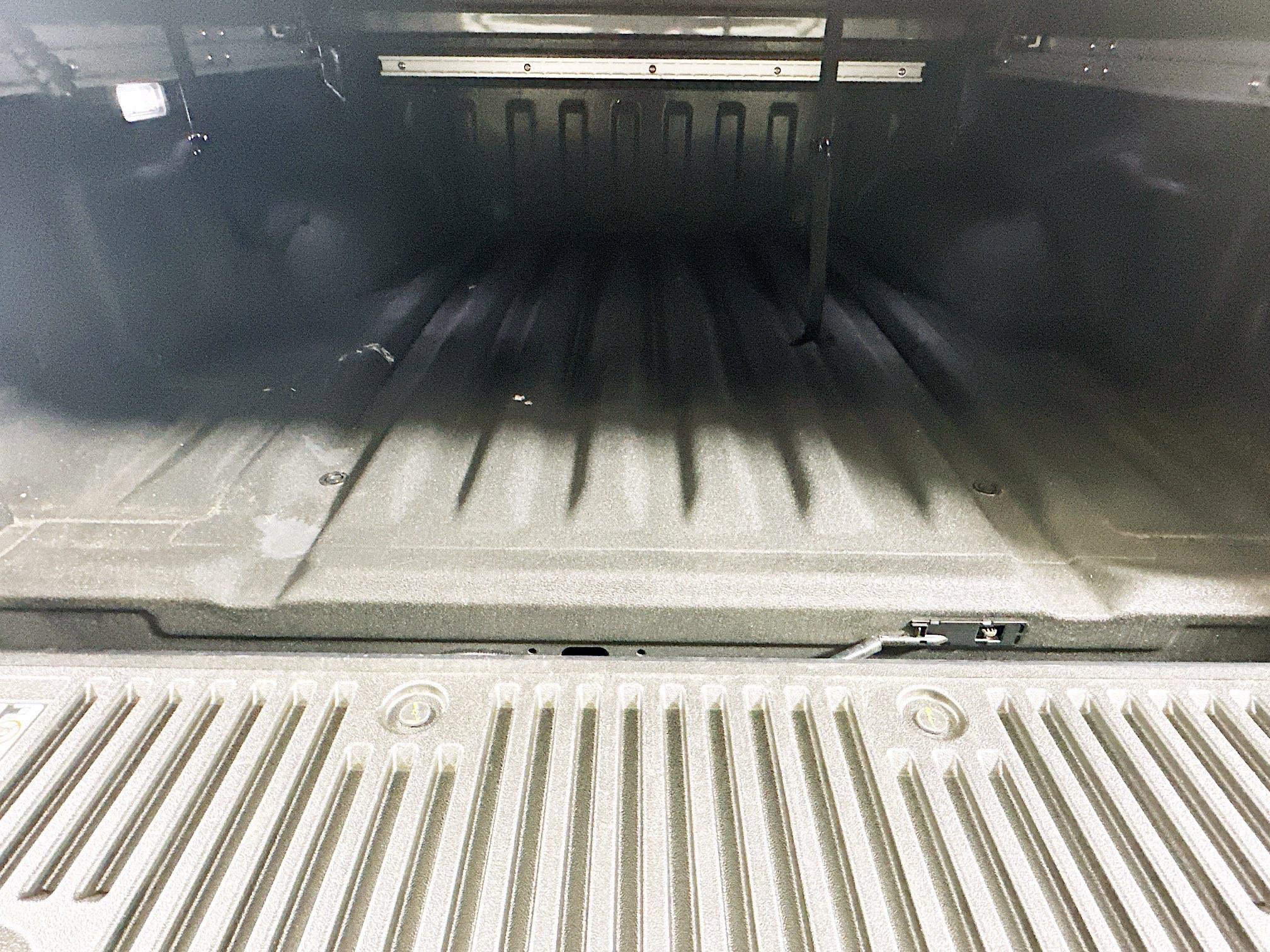 Used 2024 Nissan Frontier SV w/ SV Convenience Package image 27