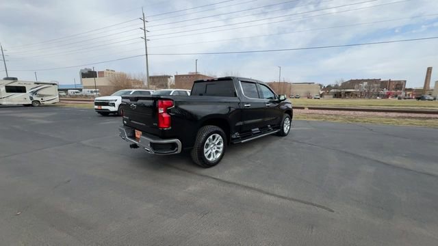 Used 2025 Chevrolet Silverado 1500 LTZ image 8