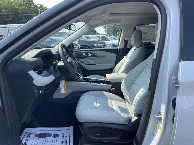 New 2026 Ford Explorer Platinum w/ LUX Leather Package AWD/4WD image 19