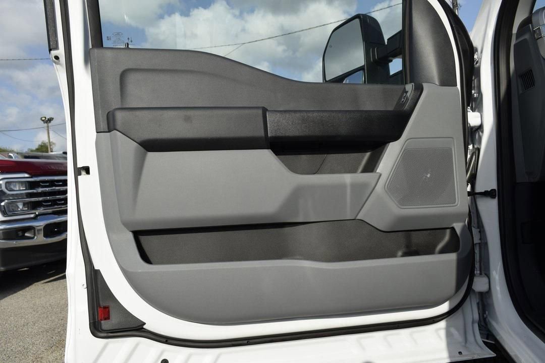New 2025 Ford F250 XL image 19