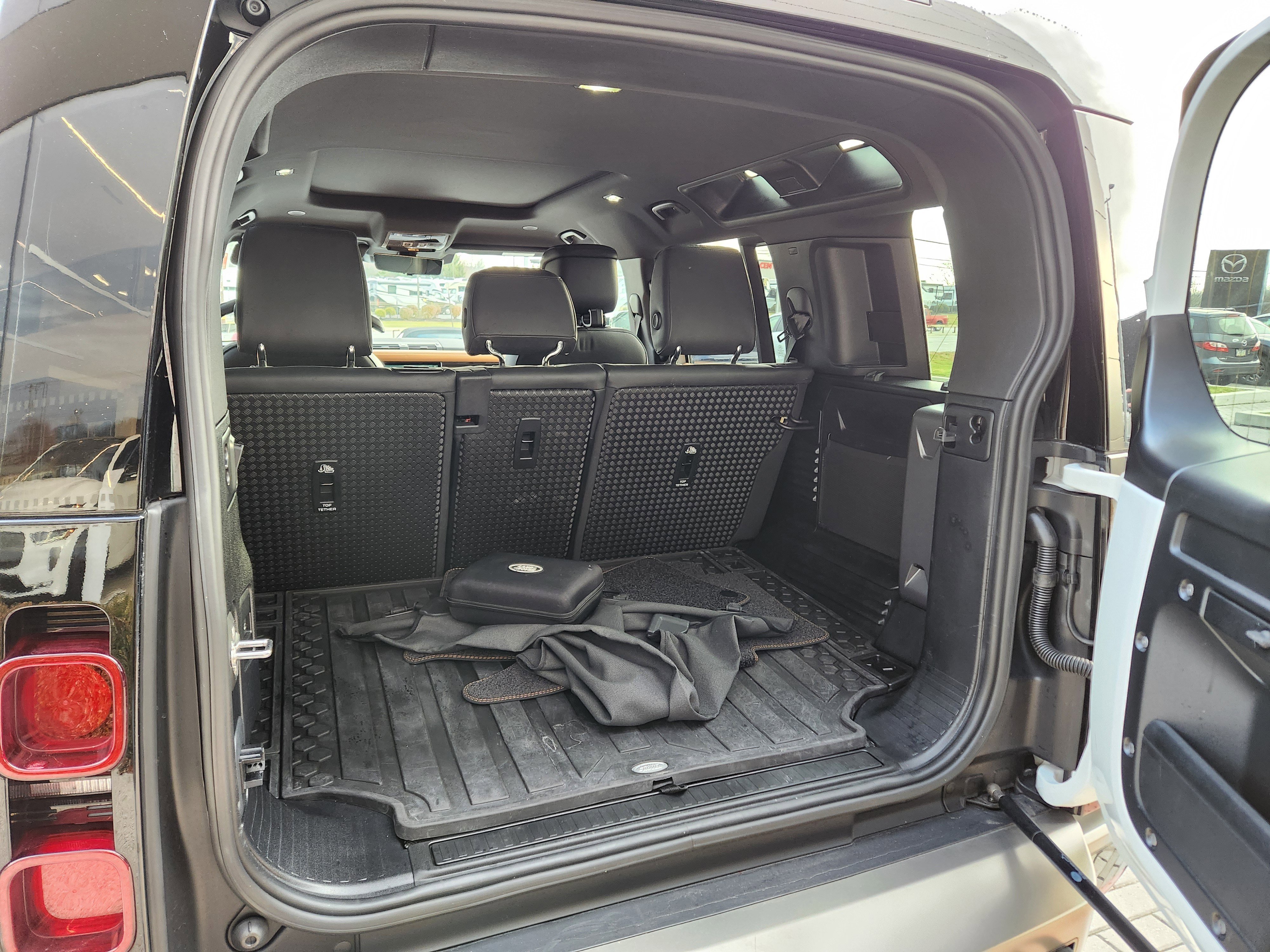 Certified 2024 Land Rover Defender 110 X-Dynamic SE image 8