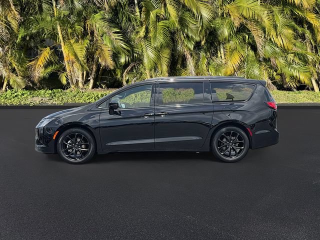 New 2027 Chrysler Pacifica Limited FWD image 8