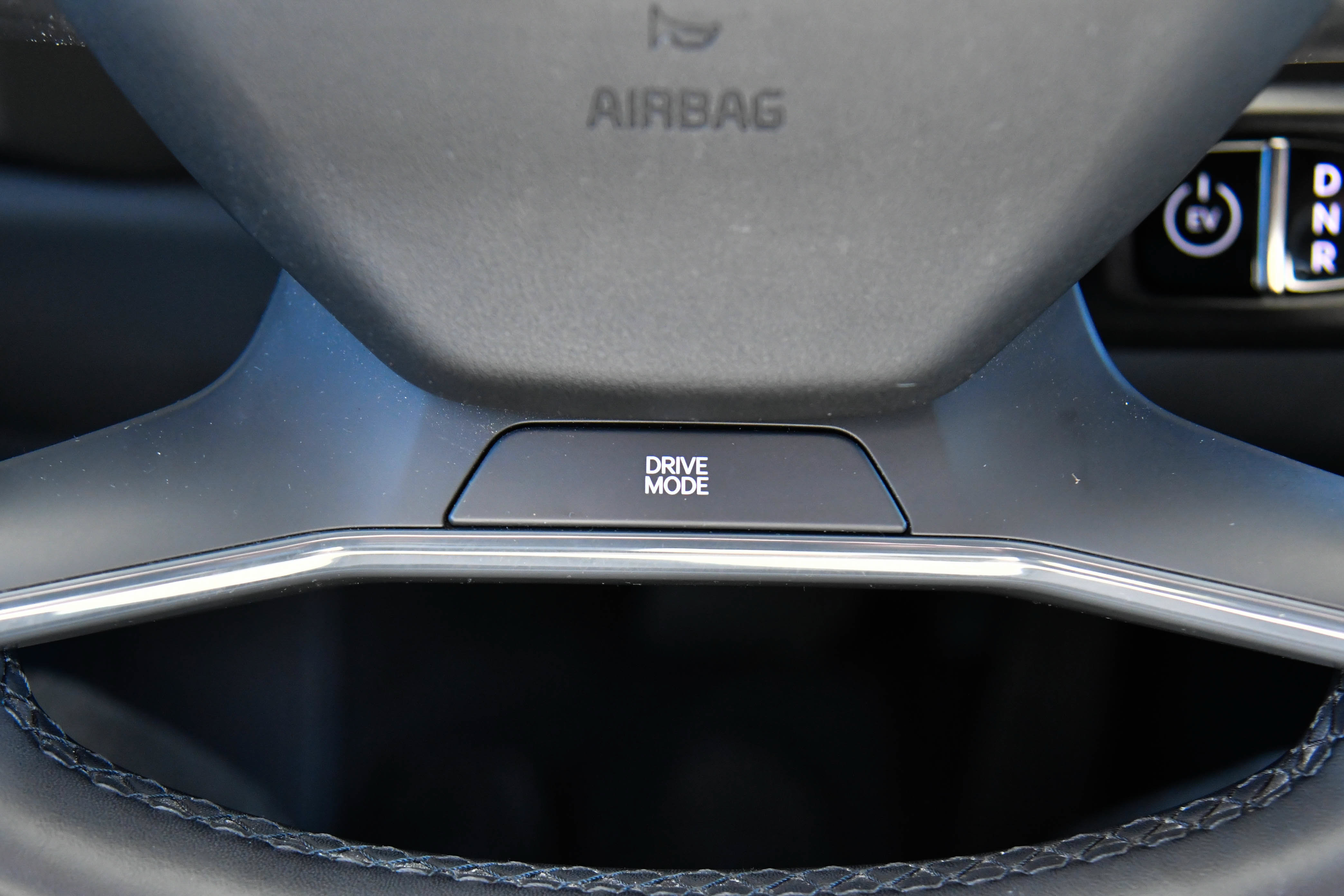 Used 2024 Kia EV9 Light Long Range RWD image 38